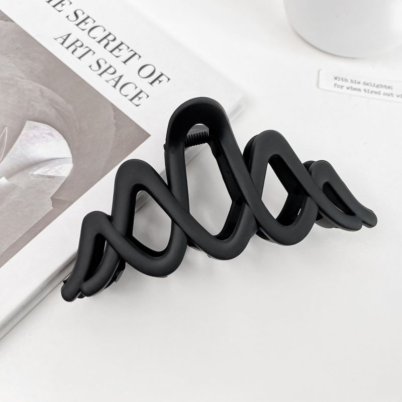 Wave Shaped Matte Plastic Claw Clip