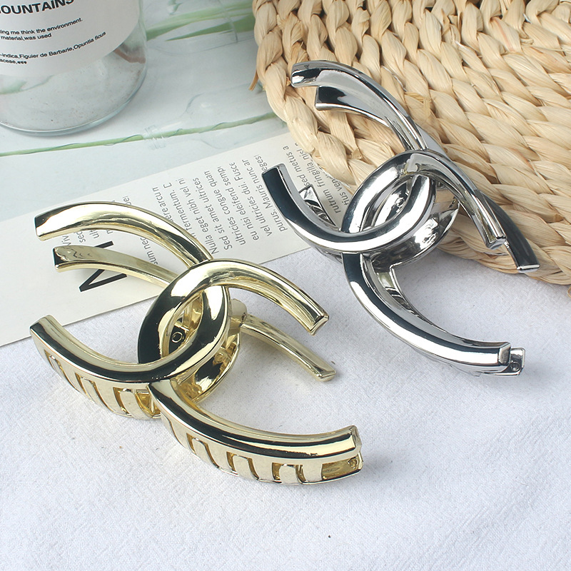 Double C Design Hairpin